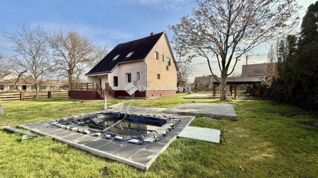 Eladó családi ház, Budapesten, XVII. kerületben 170 M Ft