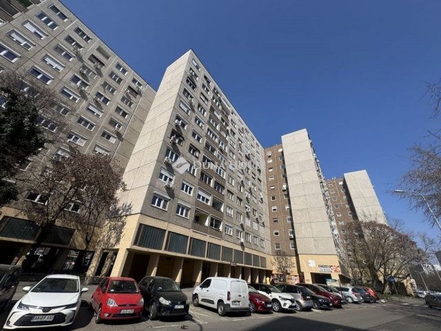 Eladó panellakás, Budapesten, III. kerületben 78.99 M Ft