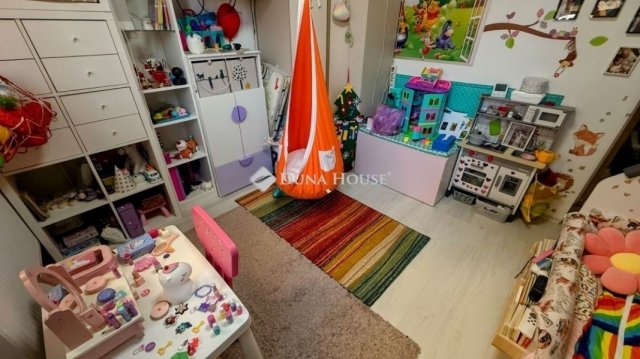 Eladó téglalakás, Szombathelyen 48 M Ft, 3 szobás