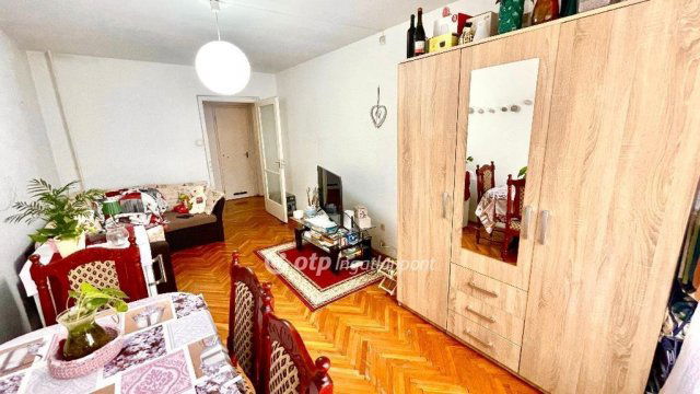 Eladó panellakás, Budapesten, III. kerületben 63.99 M Ft
