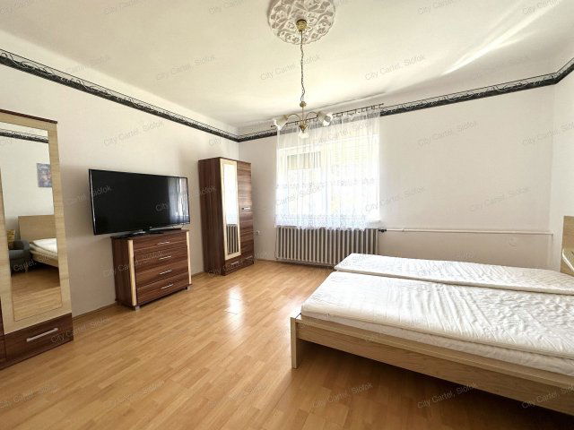 Eladó családi ház, Balatonlelleén 124.999 M Ft, 5+1 szobás