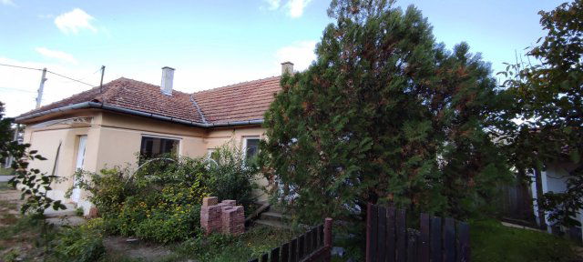 Eladó családi ház, Napkoron 29.9 M Ft, 2 szobás