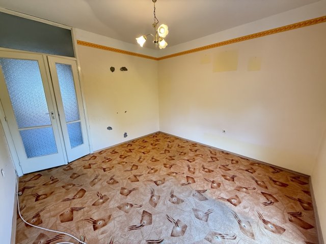 Eladó panellakás, Pakson 32.9 M Ft, 2 szobás