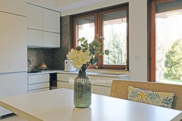 Eladó téglalakás, Budapesten, II. kerületben 135 M Ft, 2 szobás