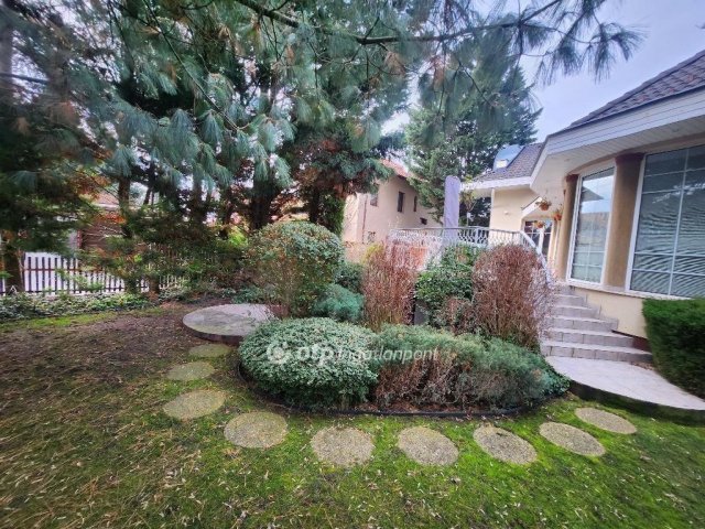 Eladó családi ház, Budapesten, XVIII. kerületben 269.9 M Ft