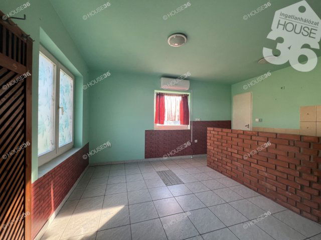 Eladó családi ház, Kecskeméten 39.8 M Ft, 3 szobás
