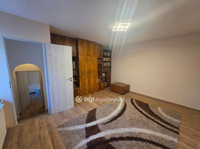 Eladó családi ház, Ürömön 109.9 M Ft, 4 szobás