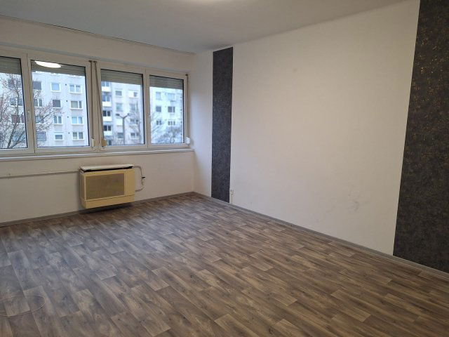 Eladó téglalakás, Nyíregyházán 49.5 M Ft, 1+2 szobás