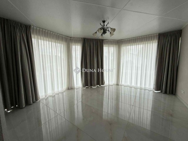 Eladó családi ház, Tiszaroffon 86 M Ft, 3 szobás