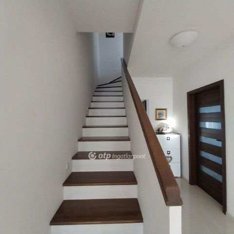 Eladó ikerház, Nyíregyházán 239 M Ft, 5 szobás