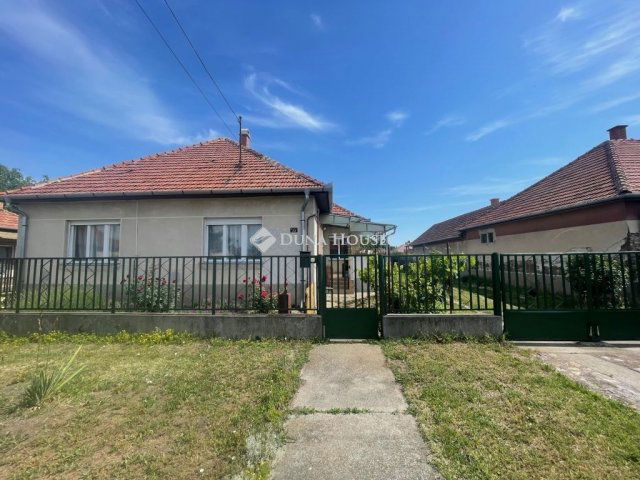 Eladó családi ház, Jászfényszarun 39.9 M Ft, 3 szobás