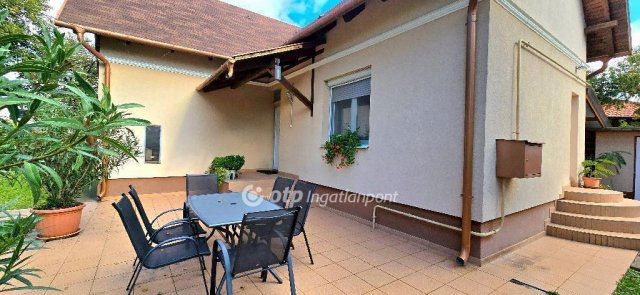 Eladó családi ház, Debrecenben 114.9 M Ft, 4 szobás