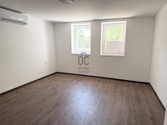 Eladó családi ház, Adácson 17 M Ft, 2 szobás