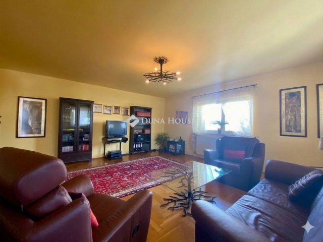 Eladó ikerház, Budapesten, XVI. kerületben 185 M Ft, 7 szobás