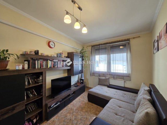 Eladó téglalakás, Érden 72 M Ft, 1+3 szobás