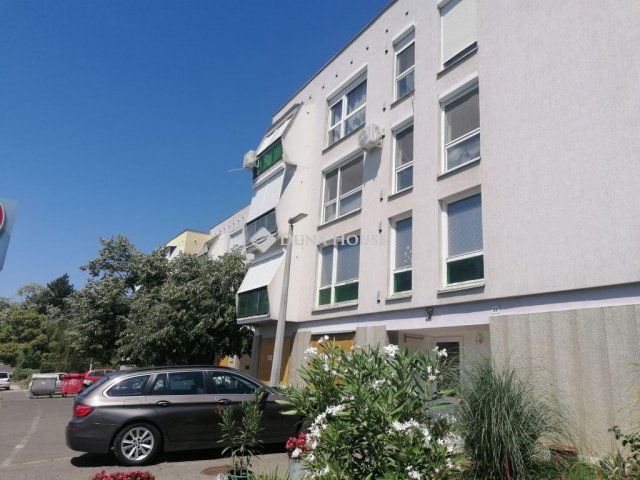 Eladó panellakás, Pécsett, Jurisics Miklós utcában 73.9 M Ft