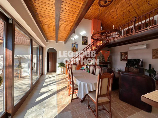 Eladó családi ház, Cegléden 195 M Ft, 5 szobás