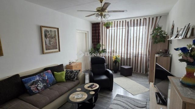 Eladó panellakás, Hódmezővásárhelyen 49.9 M Ft, 2+1 szobás