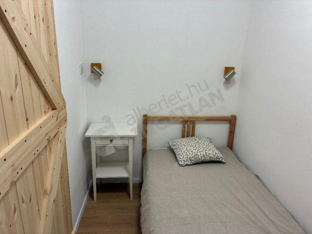 Kiadó családi ház, albérlet, XVI. kerületben, Sóderos utcában