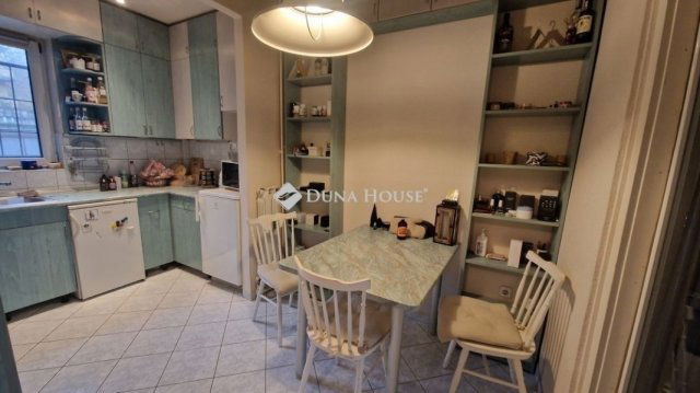 Eladó téglalakás, Budapesten, II. kerületben 104.8 M Ft