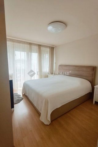 Eladó ikerház, Nagytarcsán 169.9 M Ft, 5 szobás