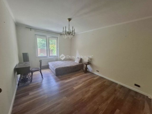Eladó családi ház, Gödöllőn 129.99 M Ft, 5 szobás