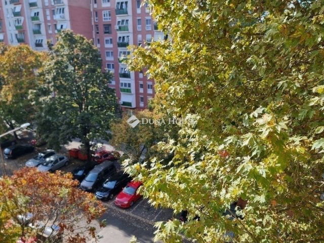 Eladó panellakás, Pécsett 39.9 M Ft, 2 szobás