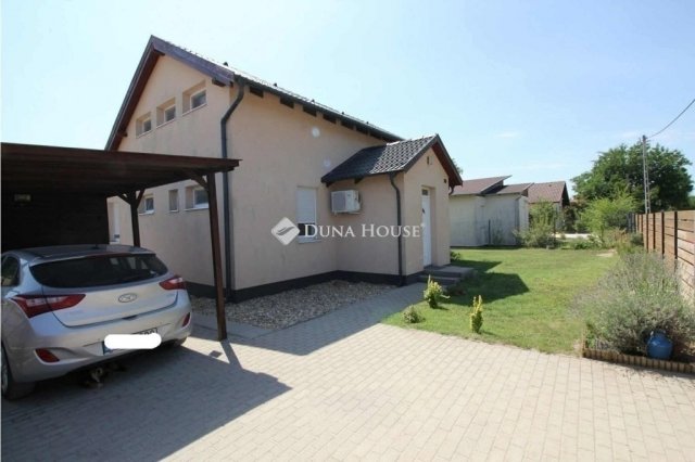 Eladó családi ház, Kecskeméten 82.9 M Ft, 4 szobás