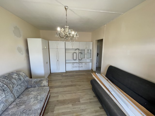 Eladó panellakás, Dunaújvárosban 30.9 M Ft, 2 szobás