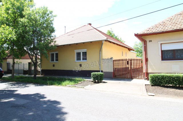 Eladó családi ház, Hatvanban 63 M Ft, 3 szobás
