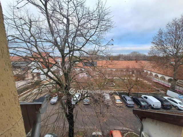 Eladó téglalakás, Lajosmizsén 30.5 M Ft, 1 szobás