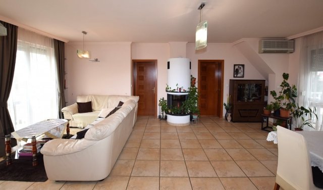 Eladó téglalakás, Debrecenben 86 M Ft, 2+1 szobás