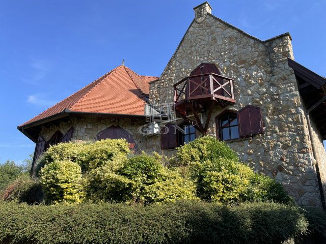 Eladó családi ház, Solymáron 290 M Ft, 5+1 szobás