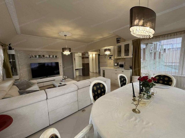 Eladó téglalakás, Siófokon 104.9 M Ft, 4 szobás