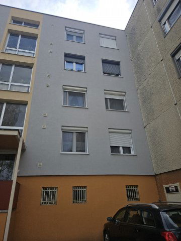 Eladó panellakás, Pápán 35.9 M Ft, 1+2 szobás