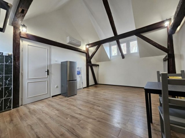 Eladó téglalakás, Kaposváron, Fő utcában 37.9 M Ft, 1+1 szobás