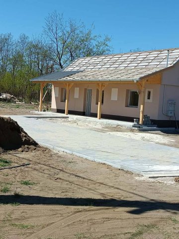 Eladó családi ház, Daruszentmiklóson 22 M Ft, 2 szobás