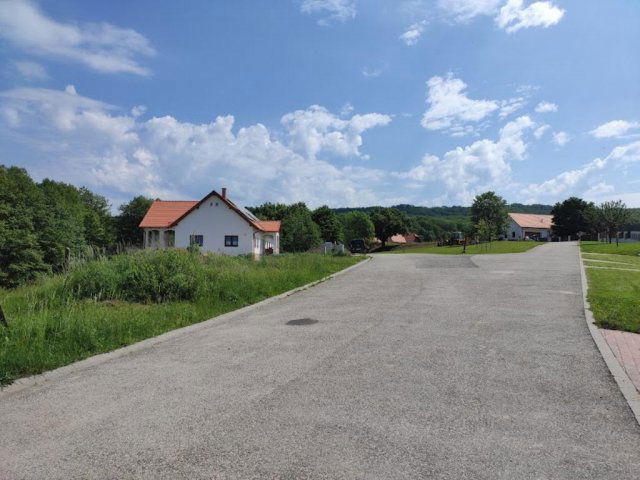 Eladó családi ház, Vértessomlón 114.9 M Ft, 5 szobás