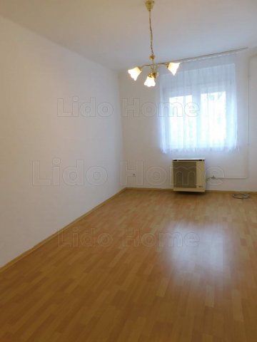 Eladó téglalakás, Dombóváron 30.5 M Ft, 2 szobás