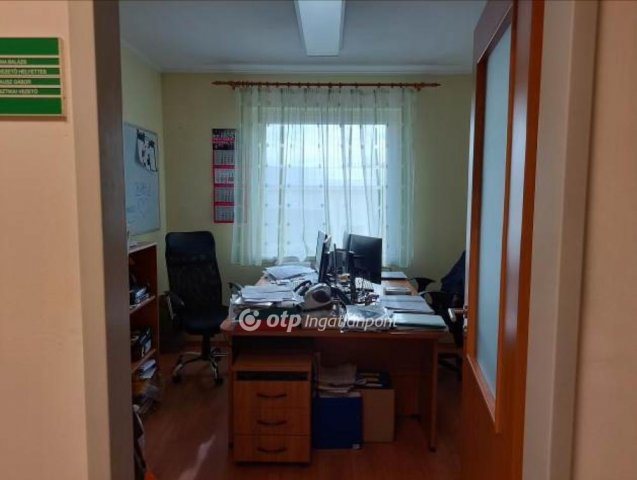 Eladó ipari ingatlan, Pakson 700 M Ft / költözzbe.hu