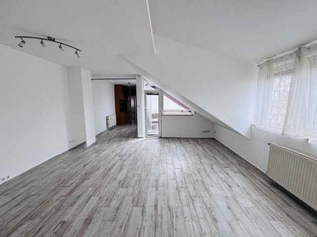 Eladó téglalakás, Pécsett 69.9 M Ft, 3 szobás