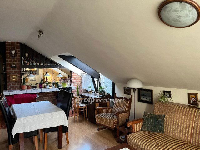 Eladó téglalakás, Pécsett 54.9 M Ft, 3 szobás