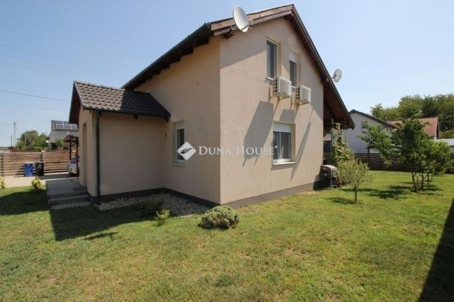 Eladó családi ház, Kecskeméten 82.9 M Ft, 4 szobás