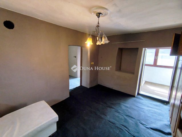 Eladó családi ház, Dombóváron 13 M Ft, 2 szobás
