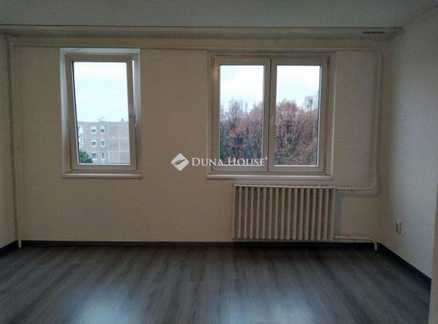 Eladó panellakás, Veszprémben 42.9 M Ft, 2 szobás