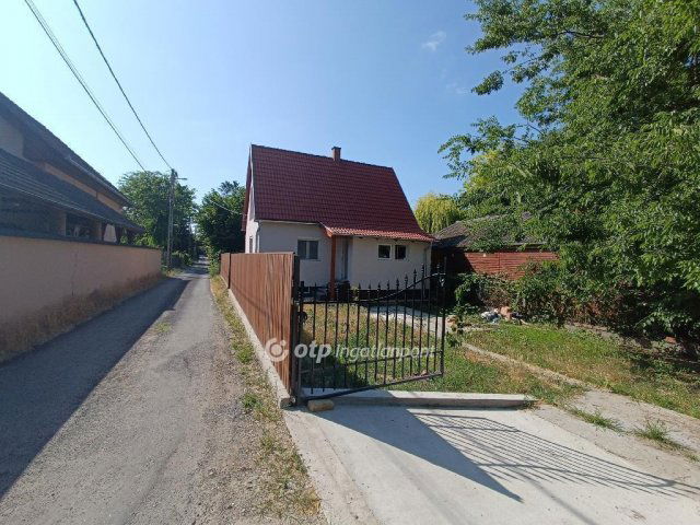 Eladó családi ház, Szigetszentmiklóson 58 M Ft, 3 szobás