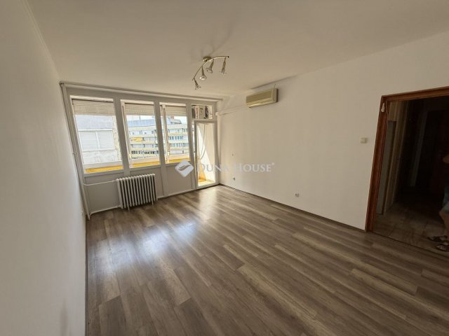 Eladó téglalakás, Kecskeméten 52.9 M Ft, 2 szobás