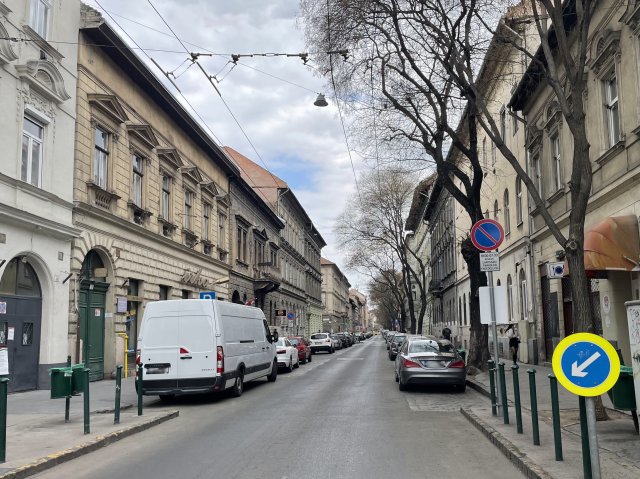 Eladó téglalakás, Budapesten, VII. kerületben, Nefelejcs utcában