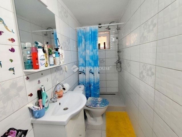 Eladó családi ház, Vecsésen 73.5 M Ft, 3 szobás