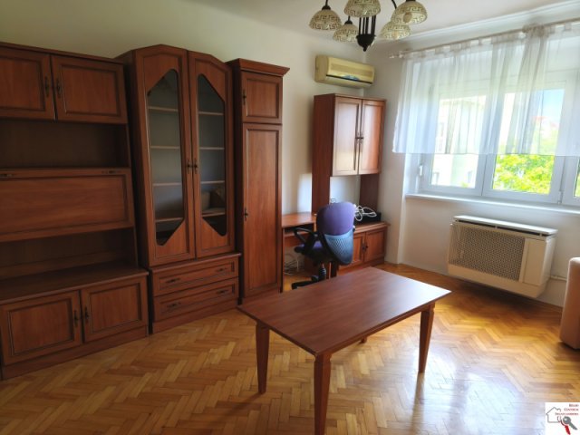 Kiadó téglalakás, albérlet, Pécsett 170 E Ft / hó, 2 szobás